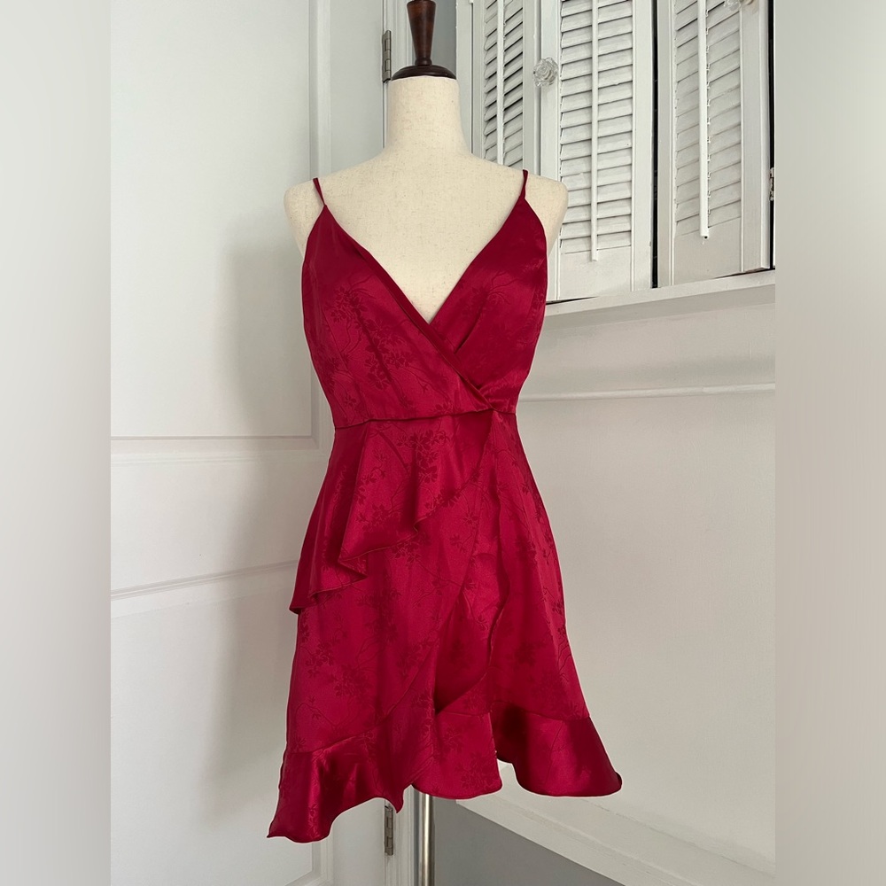 Altar'd State Red Floral Vine Midi Dress – Lustrous & Chic 🌹